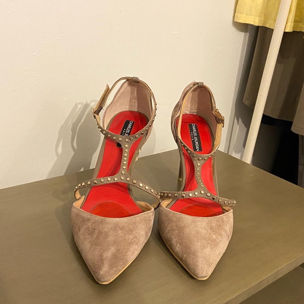 Charles Jourdan Heels Tan T-Strap